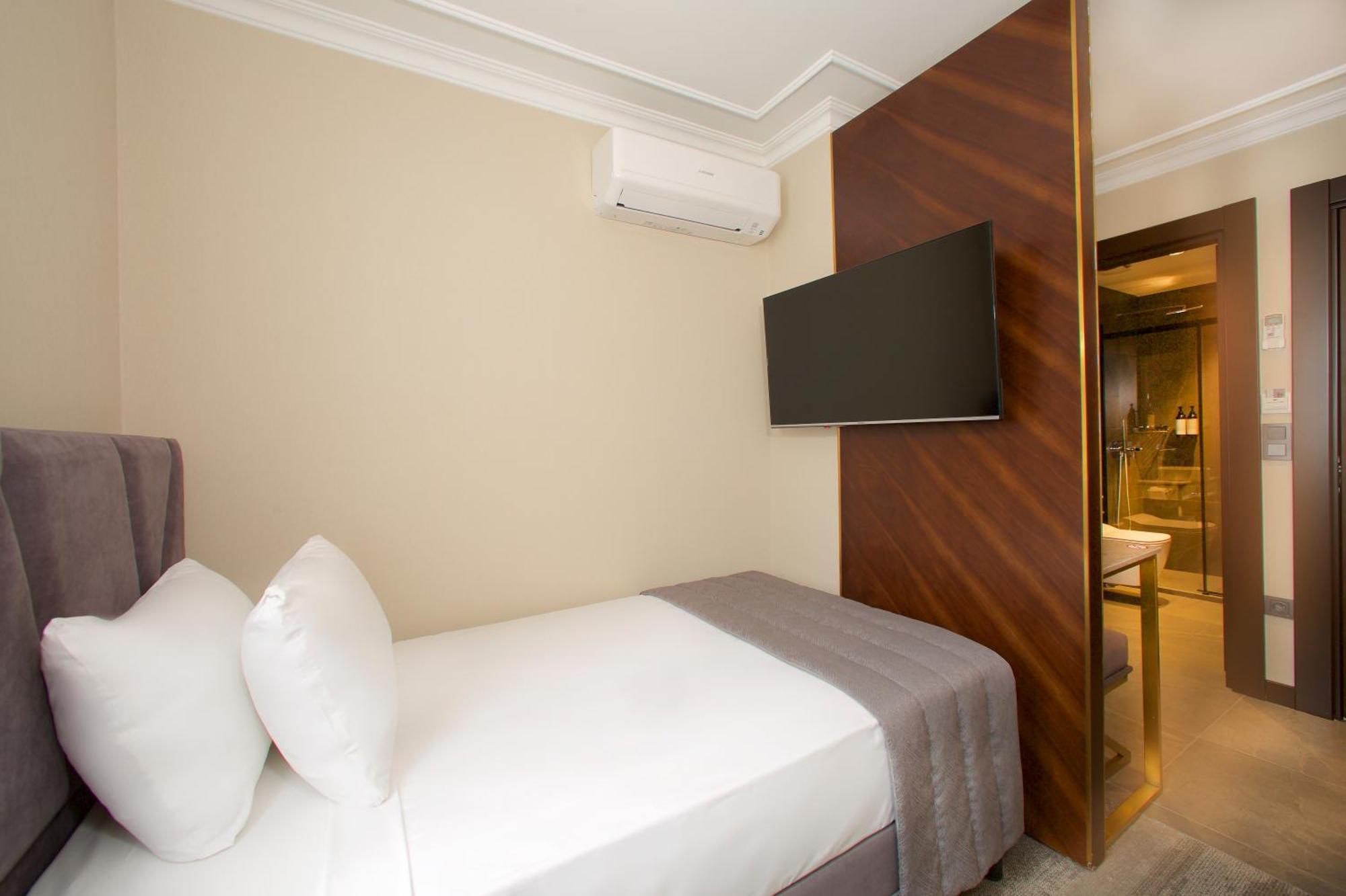 ยูซุฟปาซา โคนาช์ Hotel อิสตันบูล ภายนอก รูปภาพ